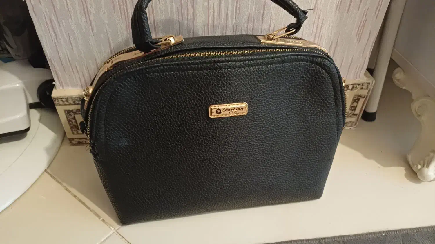 کیف|کیف، کفش، کمربند|اراک, |دیوار