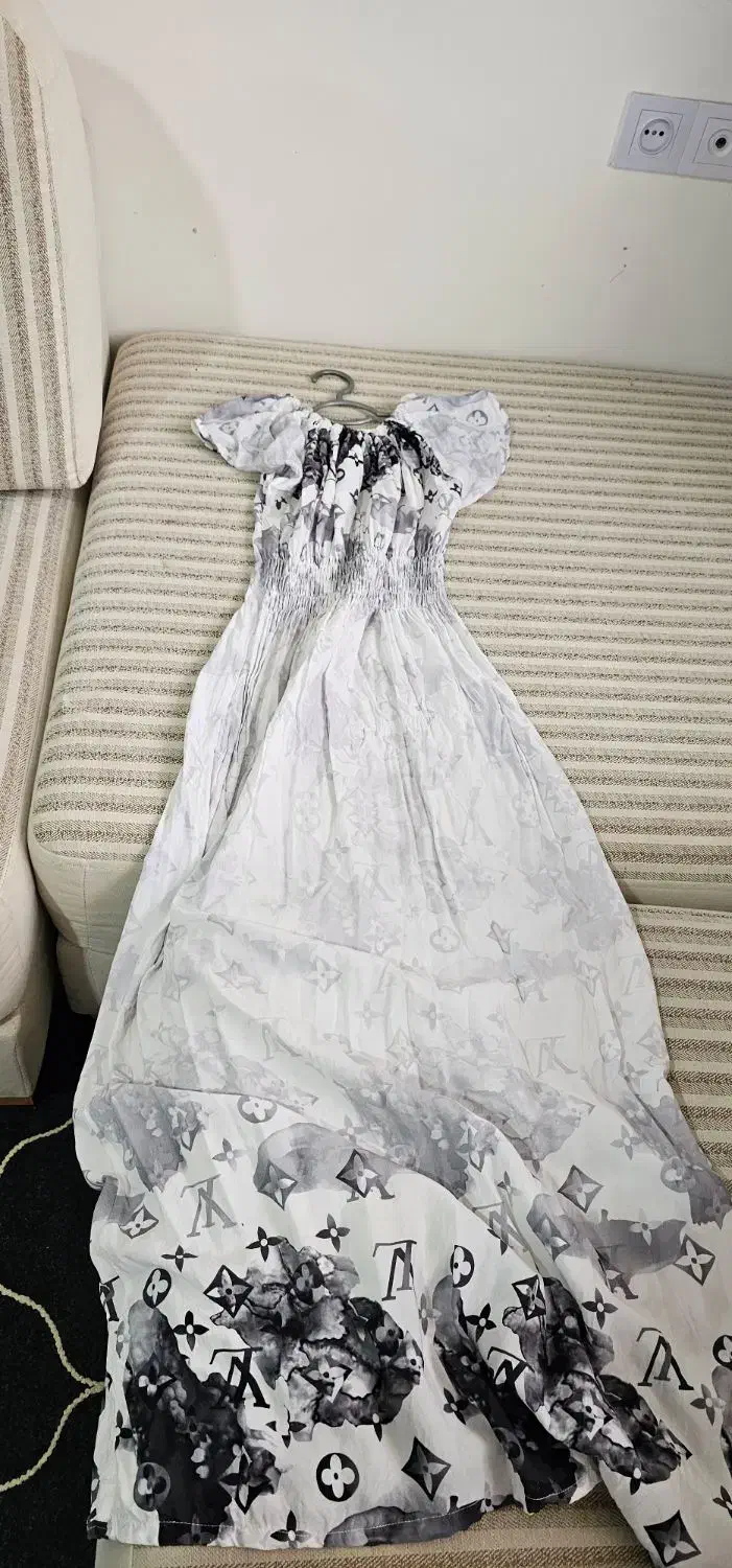 مانتو|لباس|شیراز, کوشک میدان|دیوار