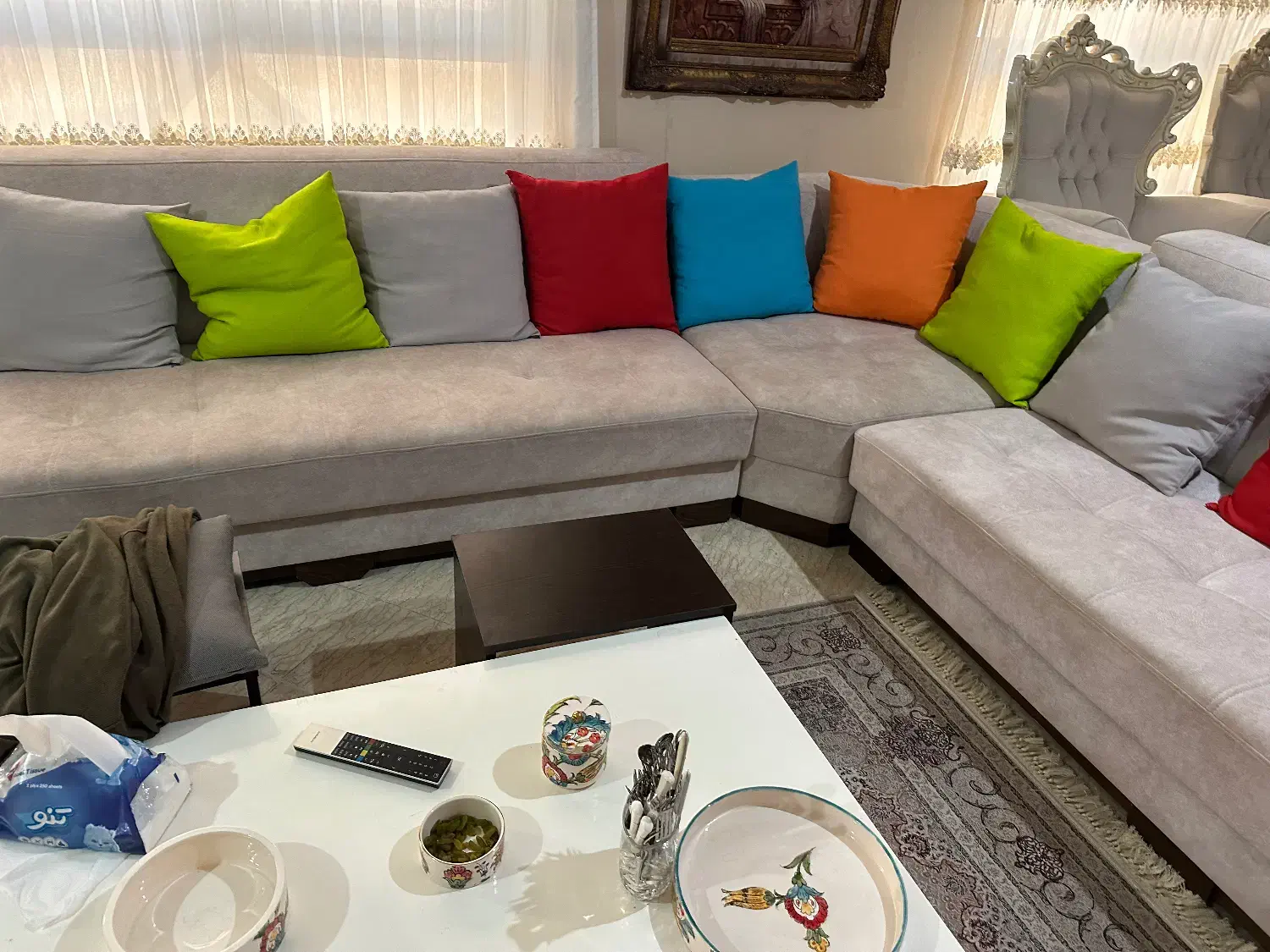 مبل راحتی نه نفره|مبلمان خانگی و میز عسلی|رشت, بلوار گیلان|دیوار