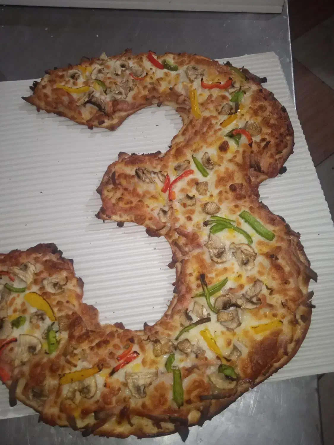 پیتزا عدد جهت تولد|خدمات پذیرایی، مراسم|کرمان, |دیوار