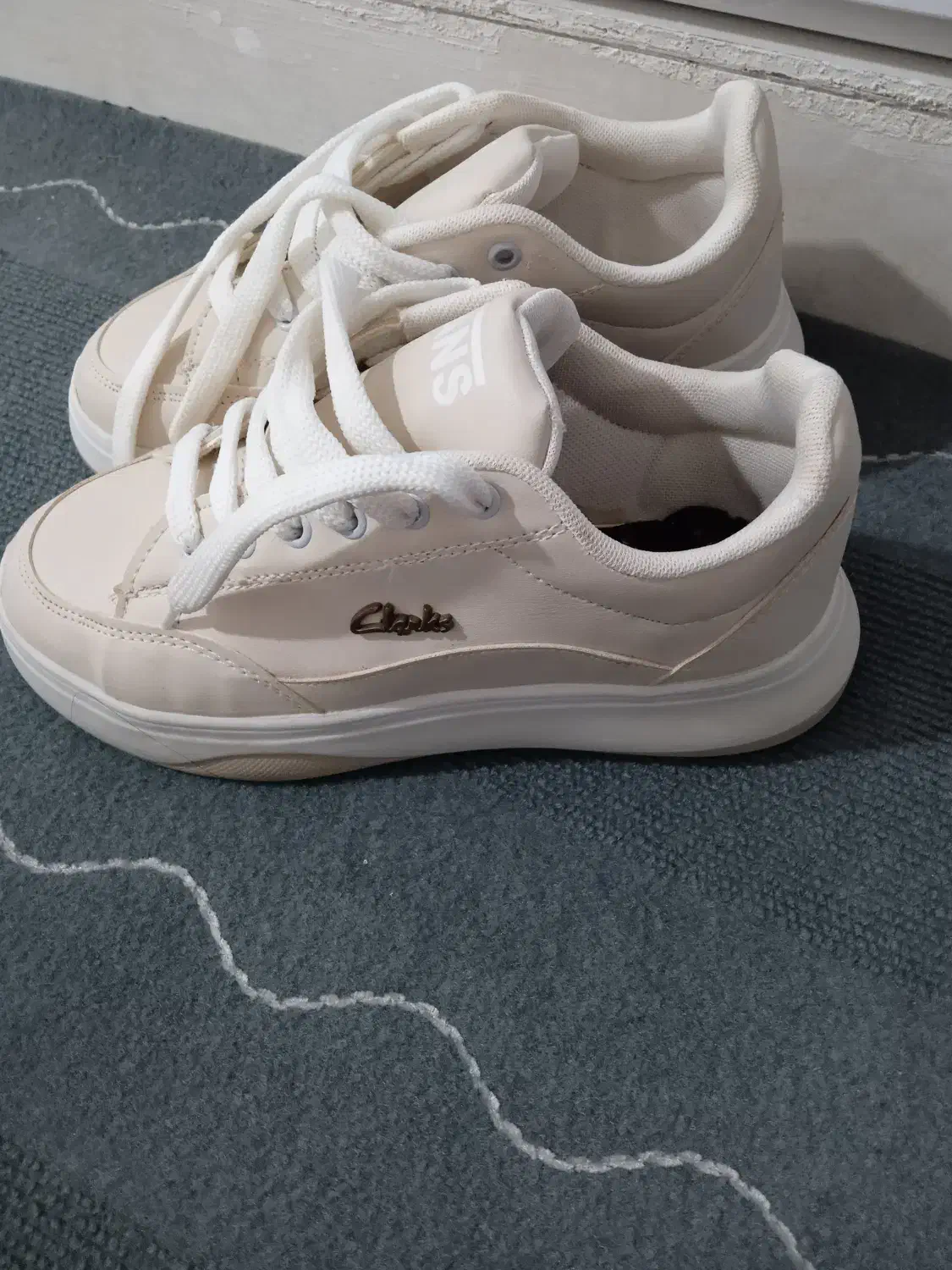 کفش|کیف، کفش، کمربند|دهلران, |دیوار