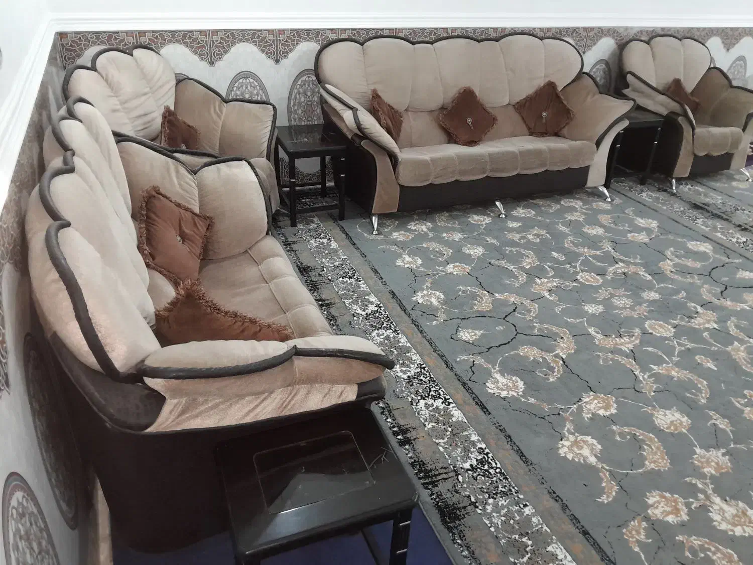 مبل ۷ نفره تمیز|مبلمان خانگی و میز عسلی|اهواز, گلدشت|دیوار