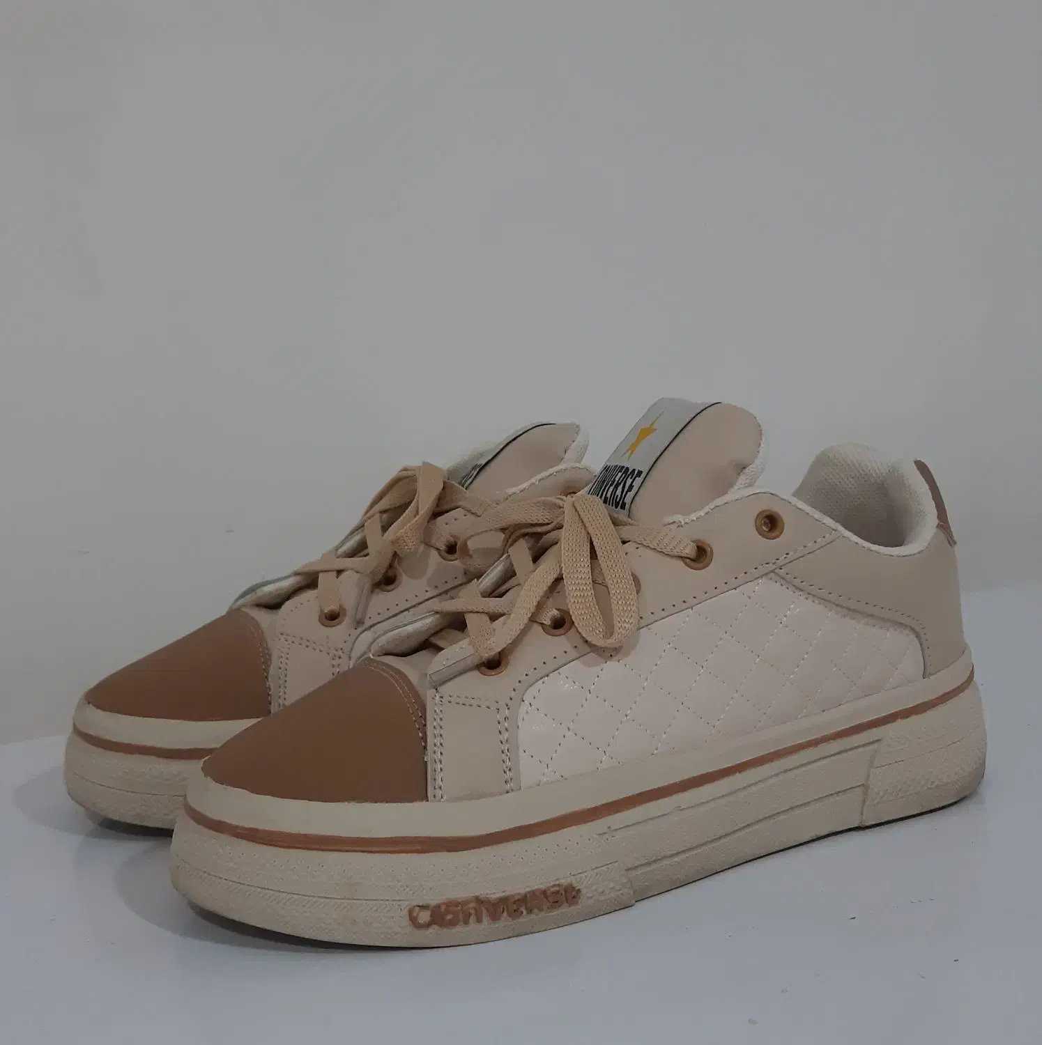 کتونی نو زنانه و دخترانه|کیف، کفش، کمربند|خرمآباد, |دیوار