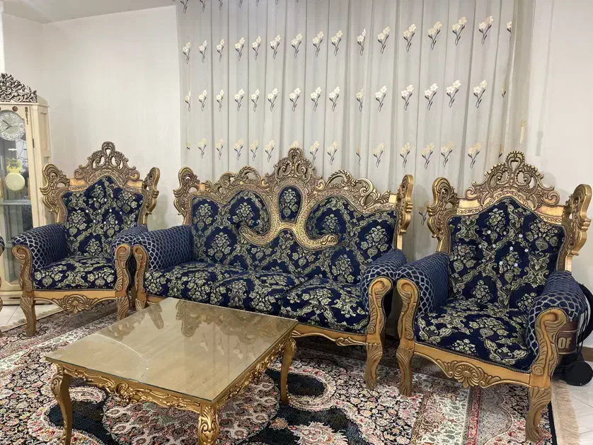 مبل سلطنتی۹نفره همراه میز عسلی|مبلمان خانگی و میز عسلی|بندرعباس, |دیوار