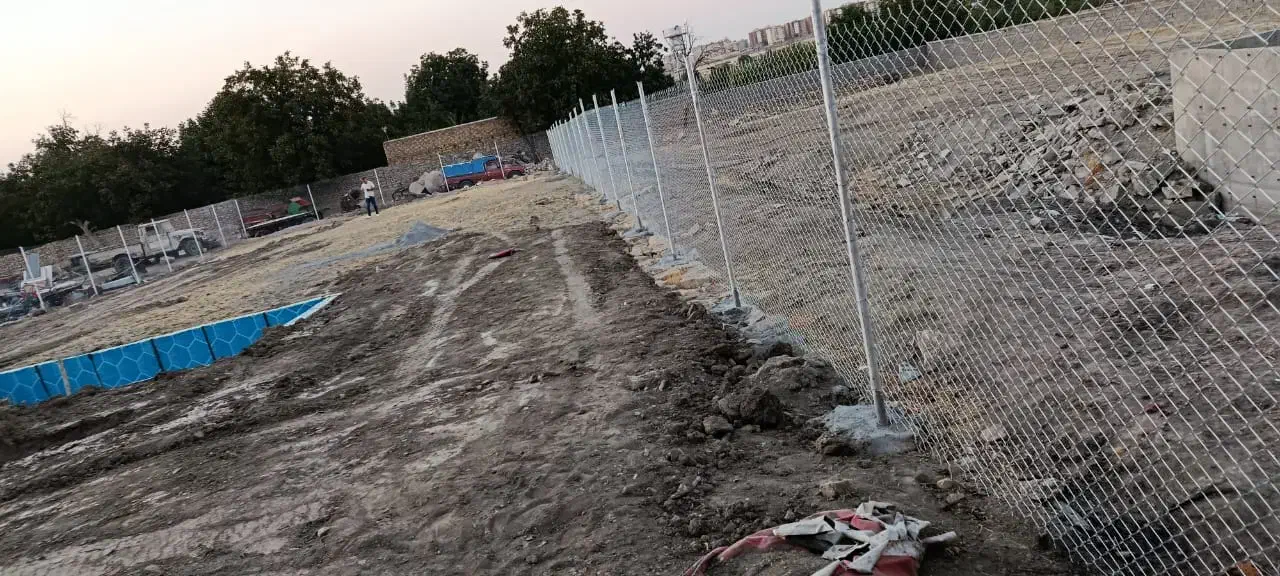 فنس کشی نصف فنس|خدمات باغبانی و درختکاری|رباطکریم, شترخوار|دیوار