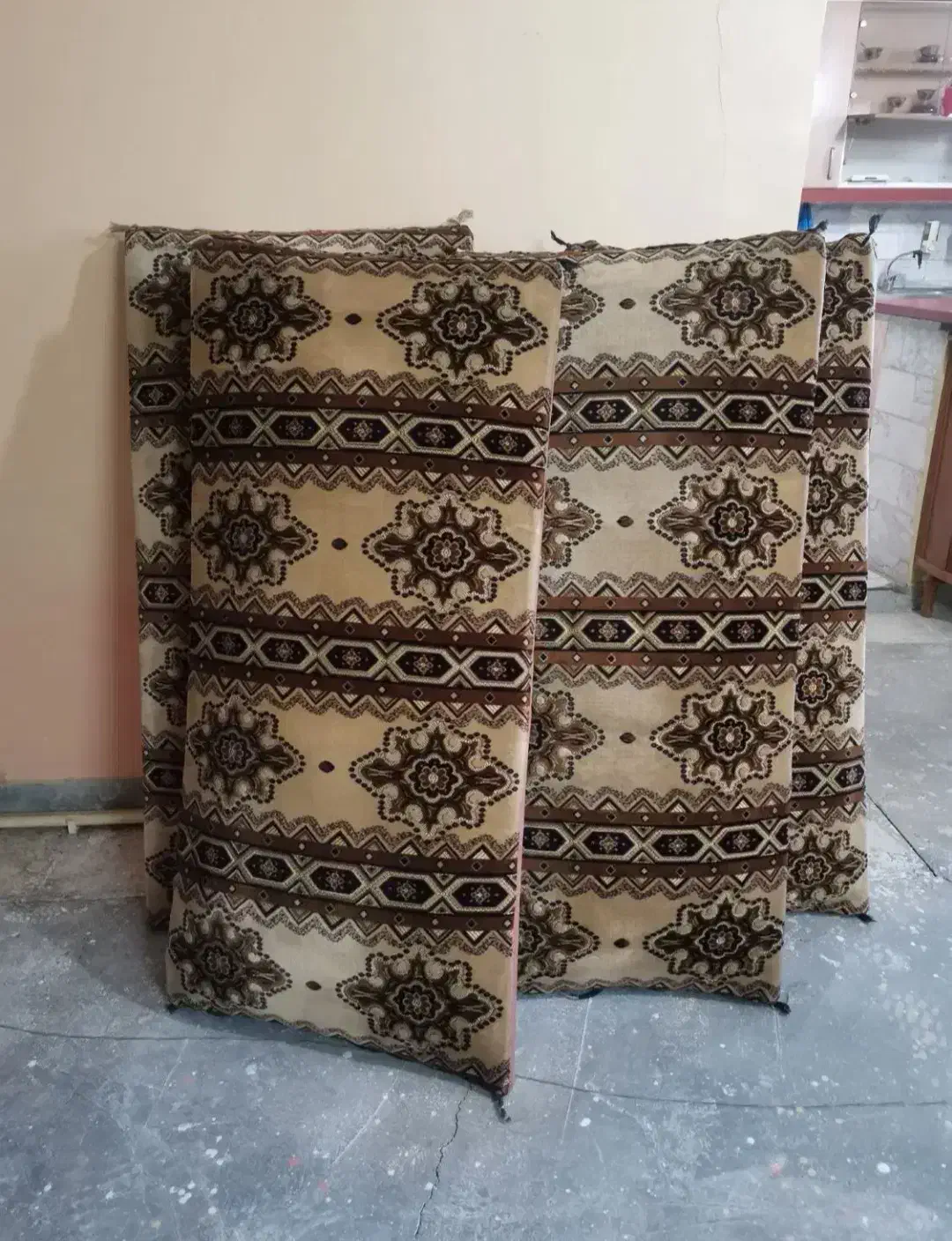 پتو و پشتی|رختخواب، بالش، پتو|مشکین‌دشت, |دیوار