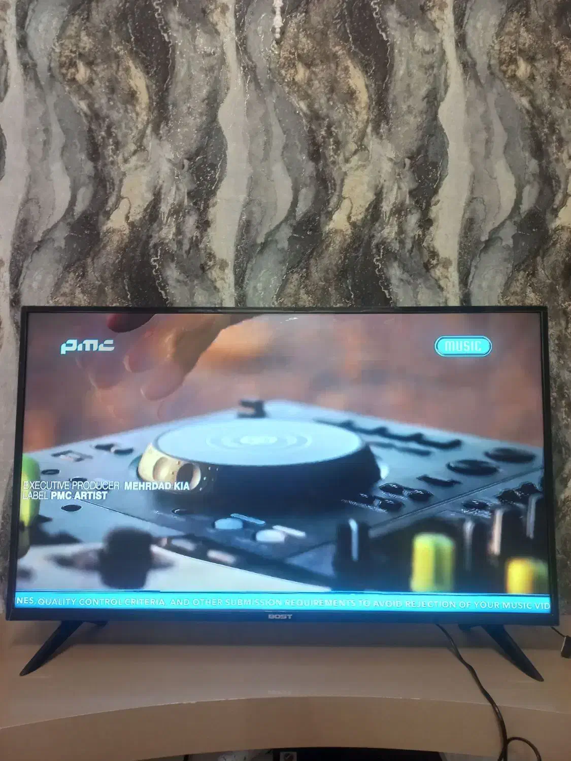 تلویزیون ۴۳ اینچ|تلویزیون و پروژکتور|تبریز, |دیوار