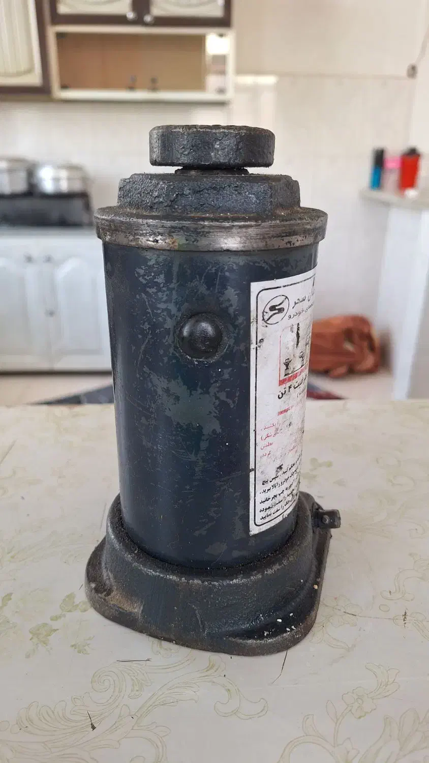 جک روغنی نو معاوضه هم دارم با کفتر یا کبوتر|قطعات یدکی و لوازم جانبی|ملایر, |دیوار