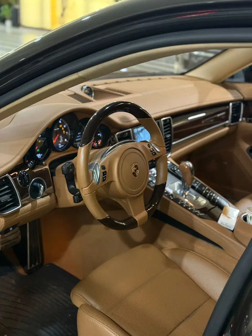 پورشه پانامرا مدل 2011 تک برگ سند ۶۰ تا کار|خودرو سواری و وانت|تهران, شهرک چیتگر|دیوار