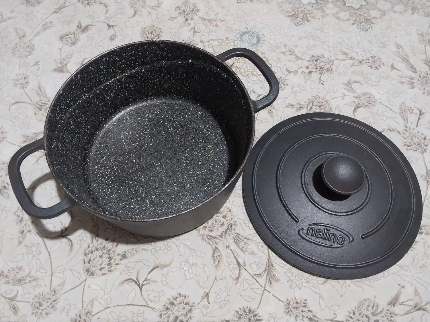 قابلمه|ظروف پخت‌وپز|فردیس, فردیس|دیوار