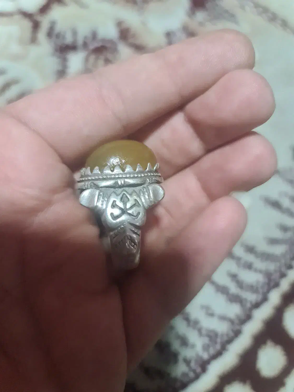 انگشتر|جواهرات|شهریار, شهریار|دیوار