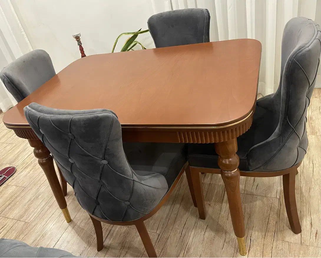 میز ناهار خوری چهار نفره|میز و صندلی غذاخوری|رشت, گلسار|دیوار