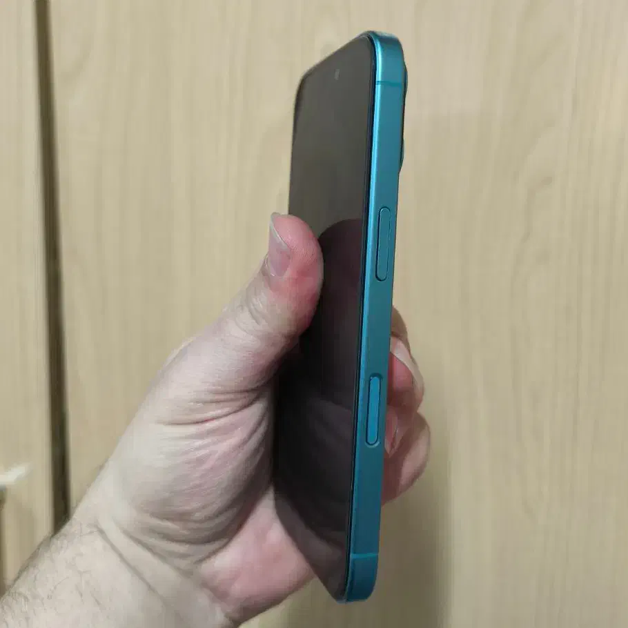 ایفون ۱۶ نرمال iphone 16 normal|موبایل|رشت, یخسازی|دیوار