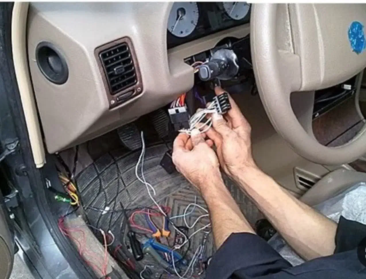 باطری سازی و برق خودرو سیار|خدمات موتور و ماشین|کاشان, آیت الله سعیدی|دیوار