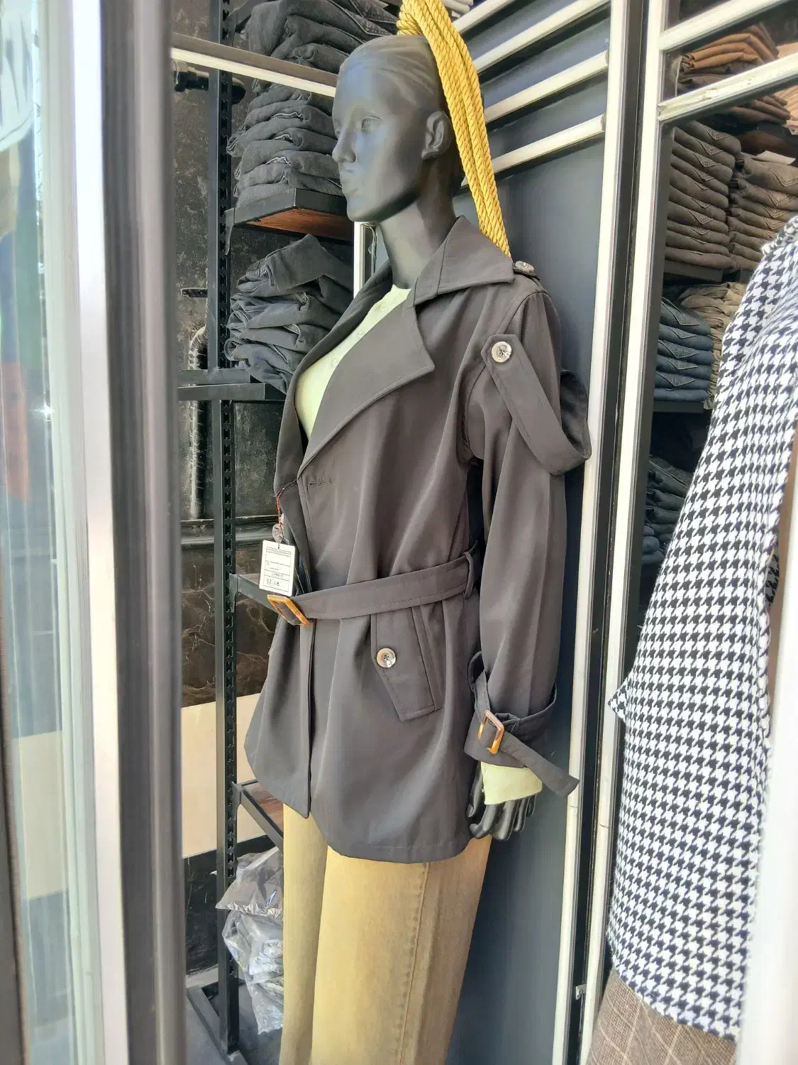 مانکن زن|فروشگاه و مغازه|مشهد, هفده شهریور|دیوار