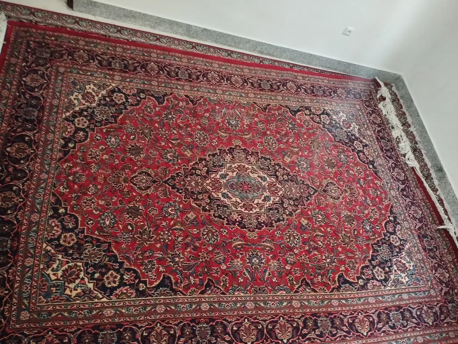 یک عدد فرش ۹متری دست بافت|فرش|صفادشت, |دیوار