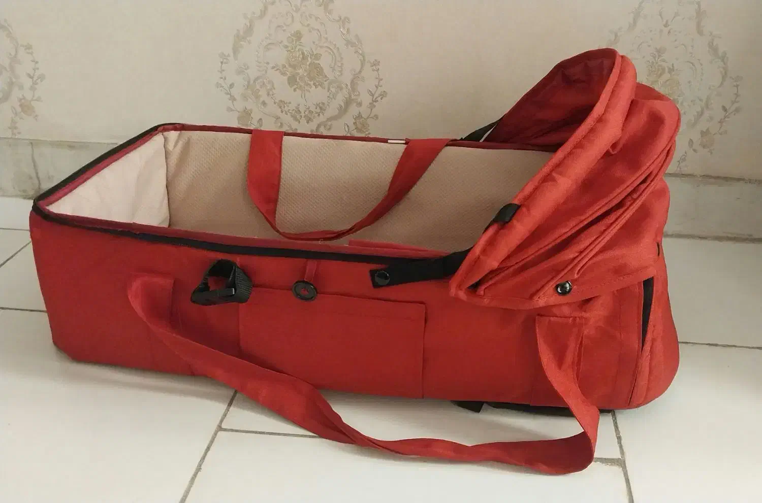 گهواره و تخت نوزاد|تخت و صندلی بچه|اسلام‌شهر, زرافشان|دیوار