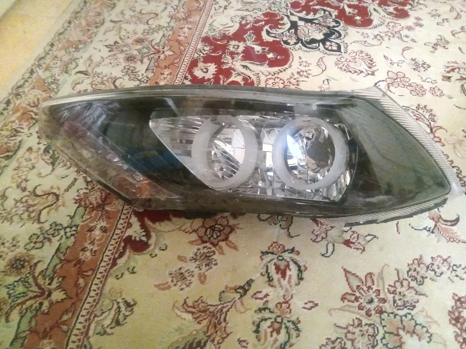 چراغ جلوی ساینا|قطعات یدکی و لوازم جانبی|قرچک, زیبا شهر|دیوار