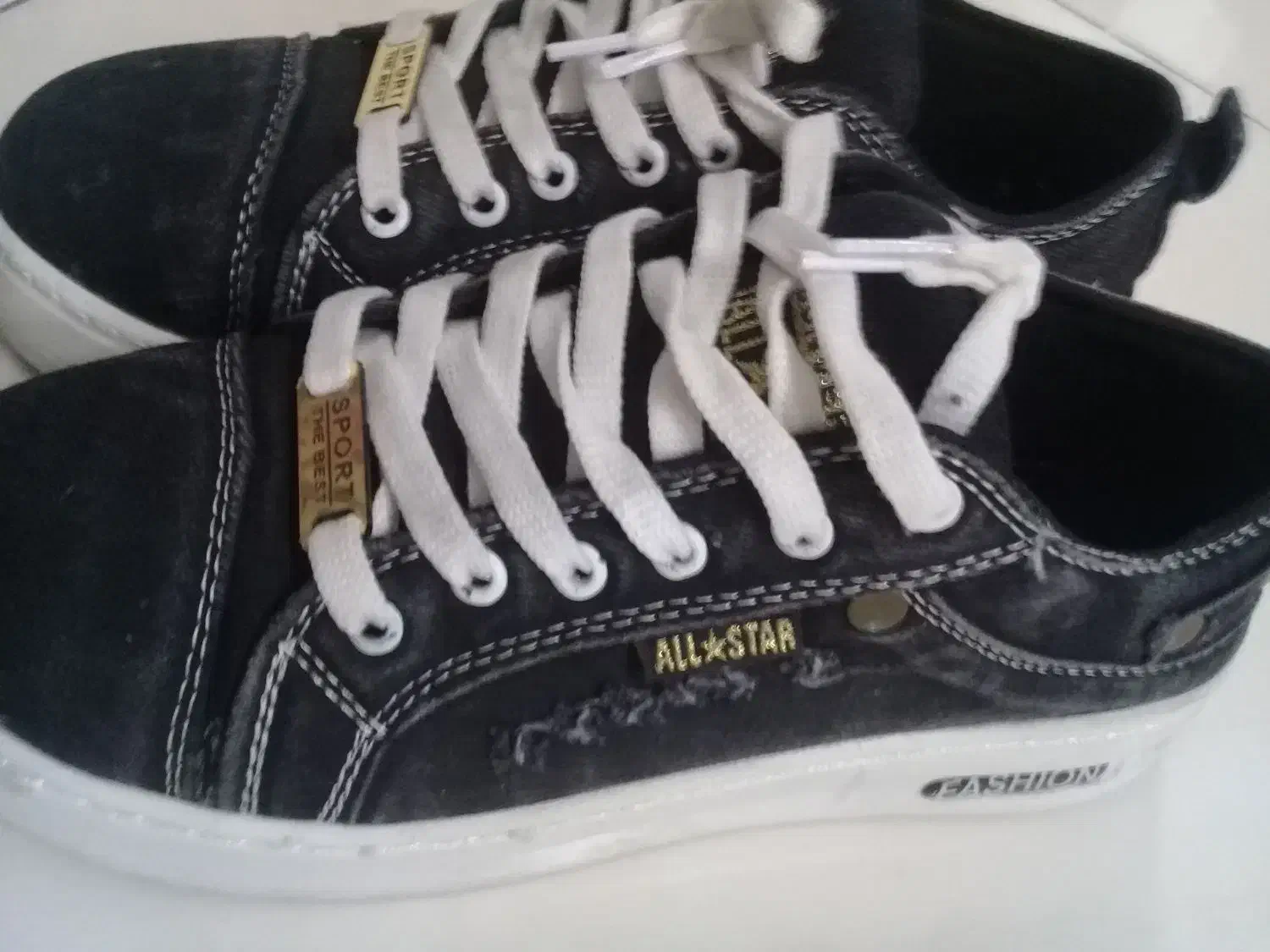 کتونی مشکی طرح لی اسپورت|کیف، کفش، کمربند|اندیشه, اندیشه فاز ۱|دیوار