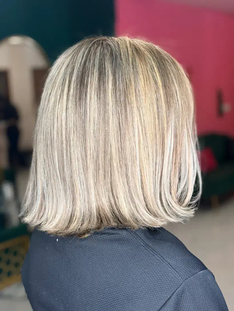 نیازمند مدل رنگ مو فقط هزینه مواد|خدمات آرایشگری و زیبایی|ساری, |دیوار