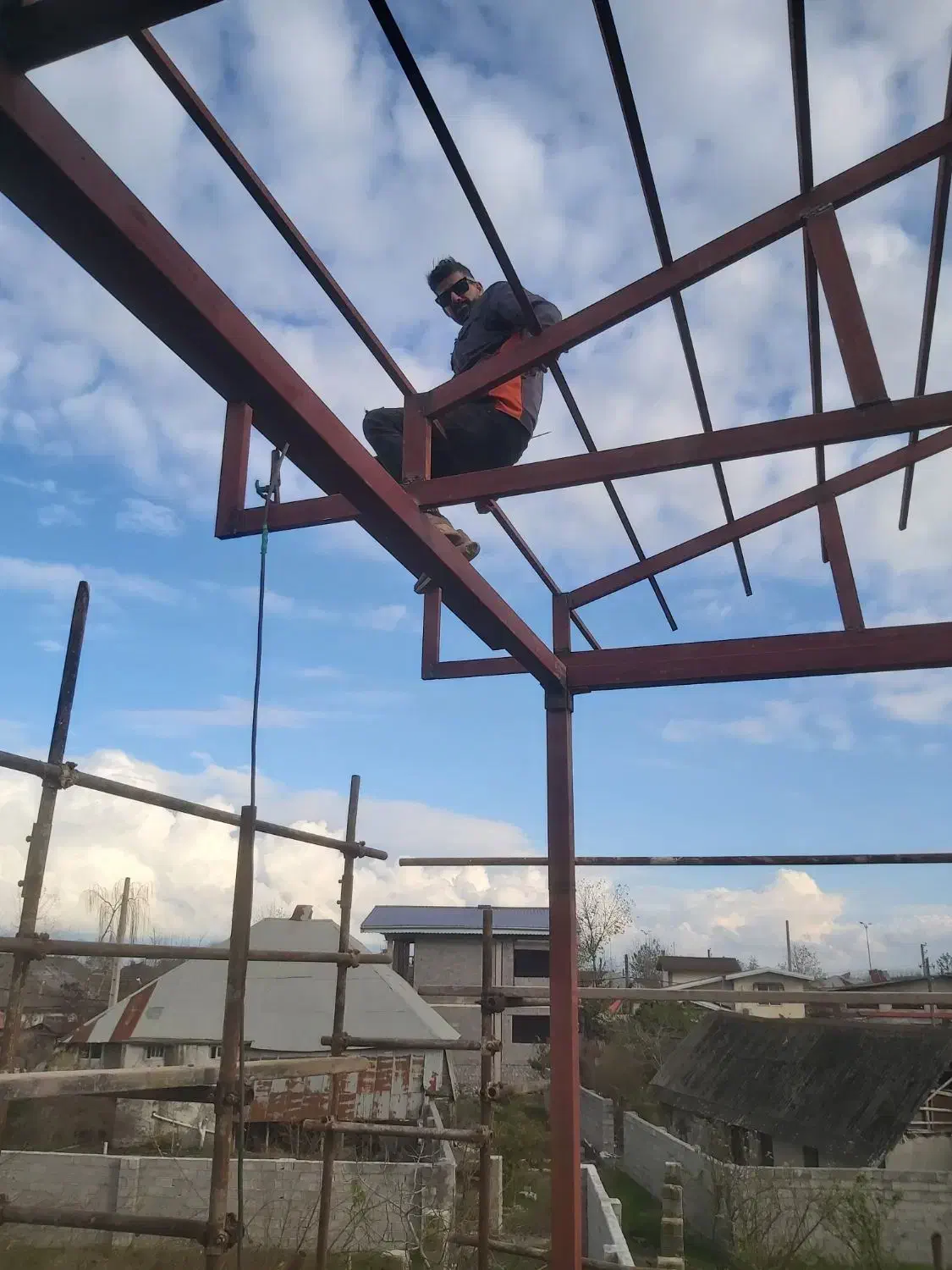 جوشکاری نوین صنعت|خدمات پیشه و مهارت|لاهیجان, شهید آوینی|دیوار