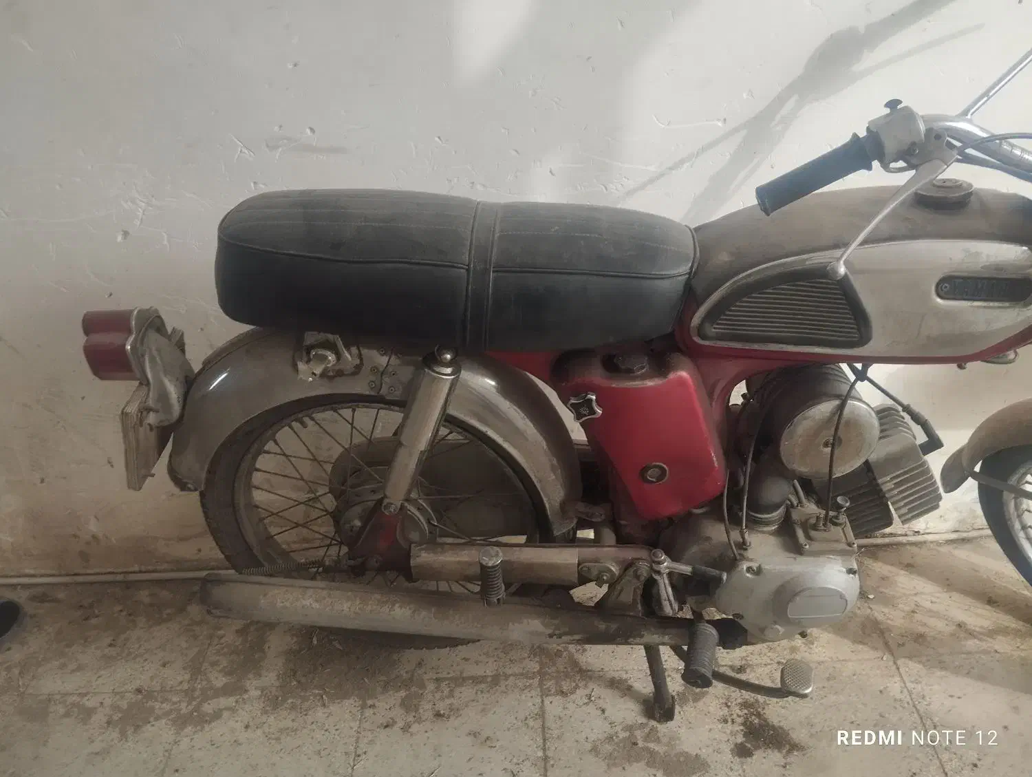 100در حد صفر|موتورسیکلت|رزن, |دیوار