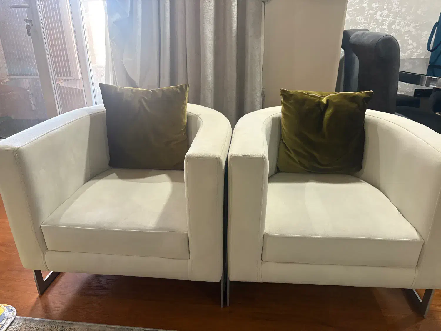 فروش مبل ۸ نفره کاملا سالم|مبلمان خانگی و میز عسلی|اهواز, کیان اباد|دیوار