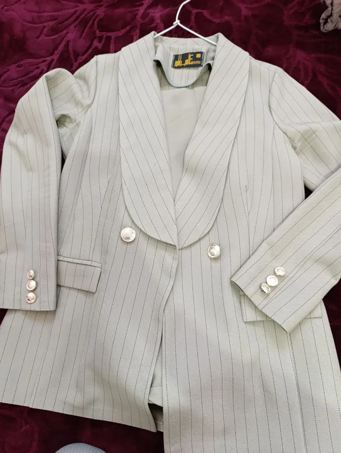 کت وشلوار|لباس|یاسوج, |دیوار