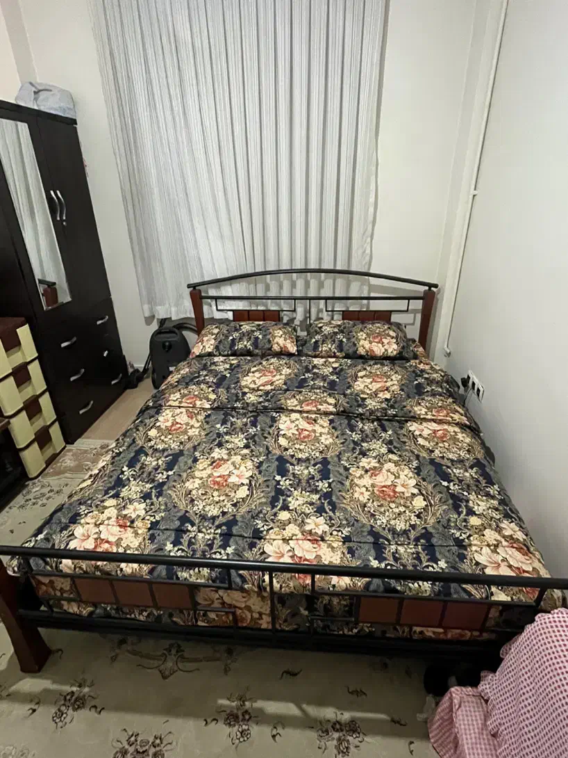 تخت خواب دو نفره|تخت و سرویس خواب|اندیشه, اندیشه فاز ۵|دیوار