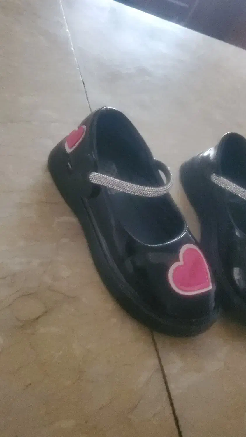 کفش،دخترانه|کیف، کفش، کمربند|قم, جوی شور|دیوار