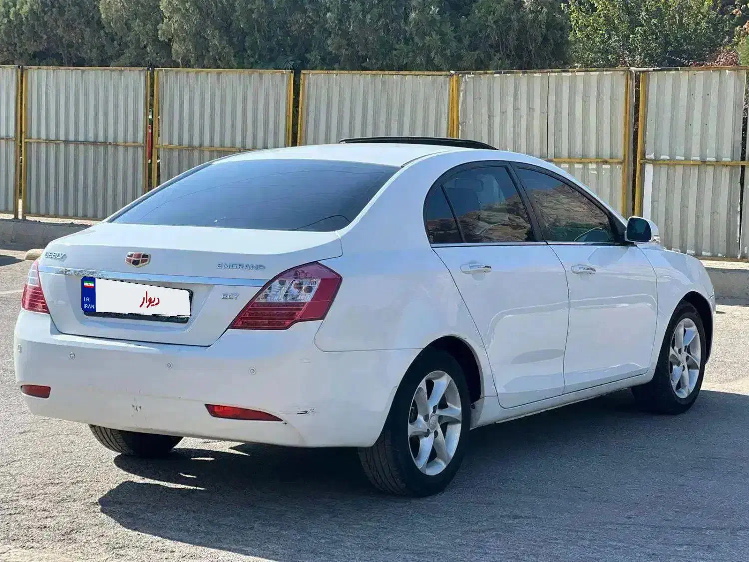 جیلی امگرند تمیز خانگی تک برگ سند|خودرو سواری و وانت|اصفهان, مرداویج|دیوار