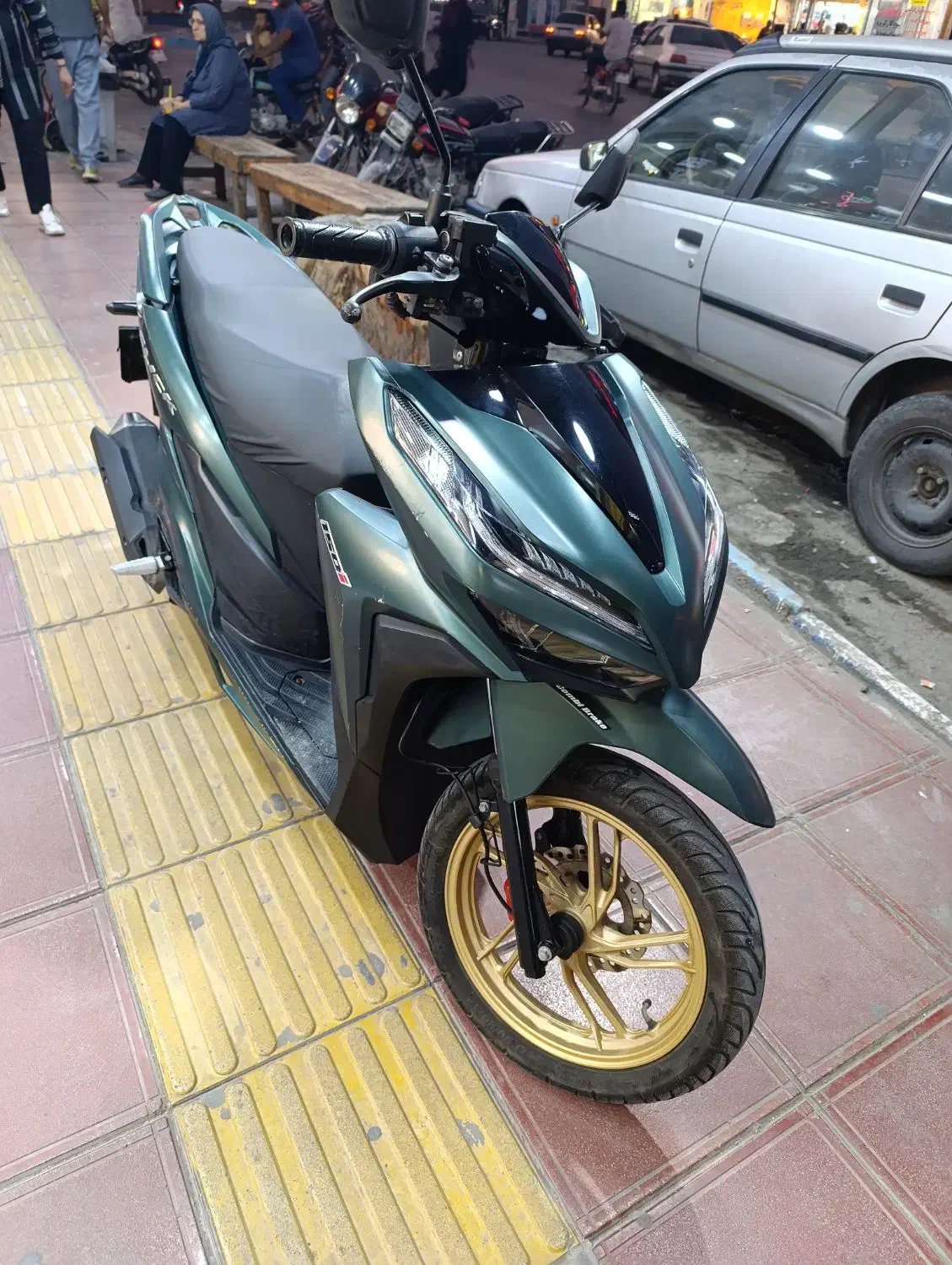 موتور کلیک مدل 1403|موتورسیکلت|قشم, |دیوار