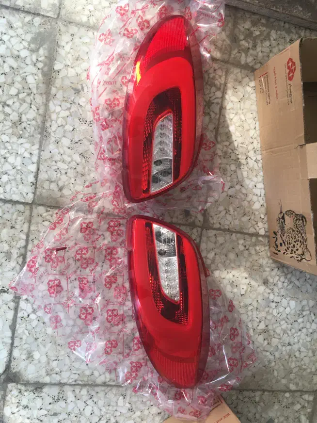 چراغ عقب ۲۰۷ کروز|قطعات یدکی و لوازم جانبی|قزوین, |دیوار