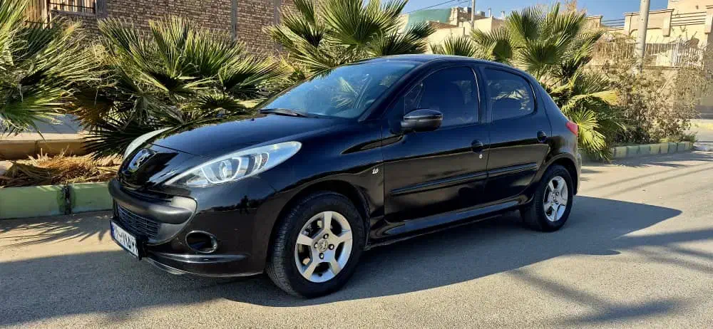 پژو ۲۰۷ پانا مانیتوردار|خودرو سواری و وانت|کاشان, صنعت|دیوار