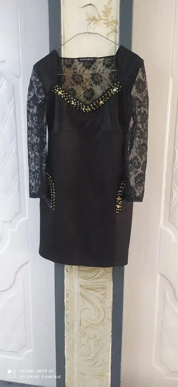 پیراهن مجلسی دو عدد|لباس|تربت‌حیدریه, ده پائین|دیوار