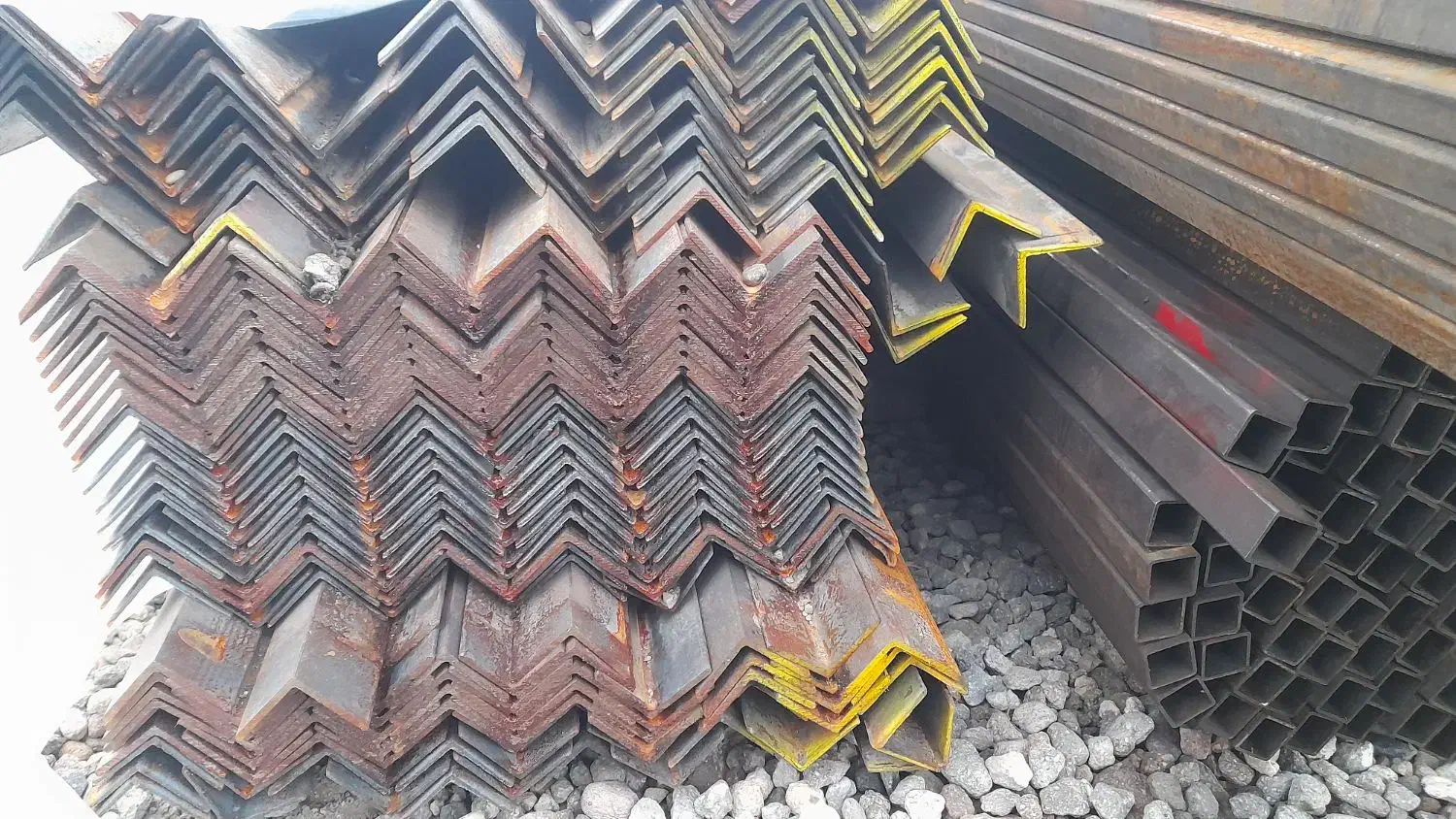 پخش و فروش نبشی ۵|مصالح و تجهیزات ساختمان|ایلخچی, |دیوار