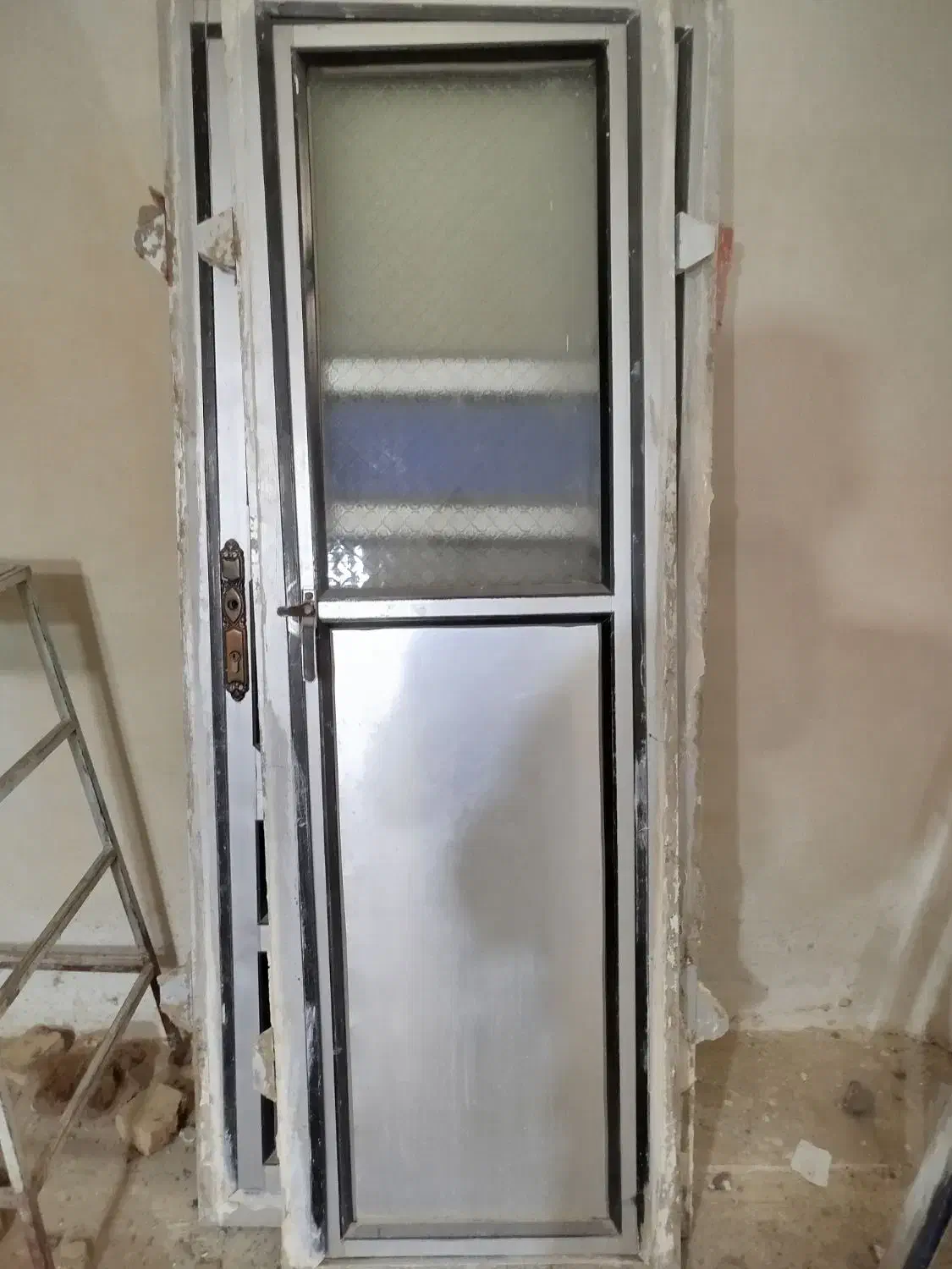 درب و پنجره آلومینیومی باچارچوب در حد نو|مصالح و تجهیزات ساختمان|اسدآباد, |دیوار