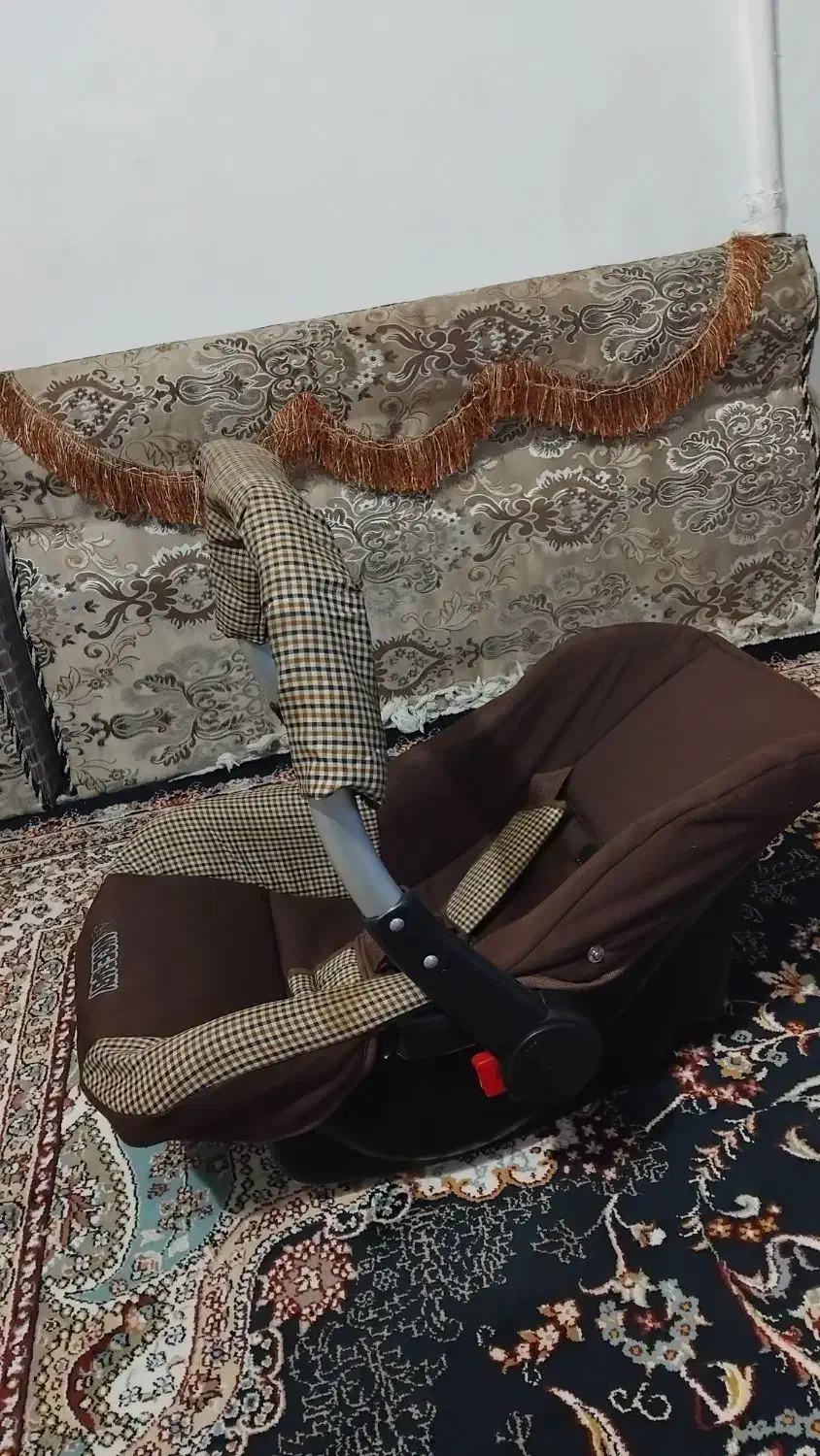 در حد نو کاملا سالم|کالسکه و لوازم جانبی|رودهن, |دیوار