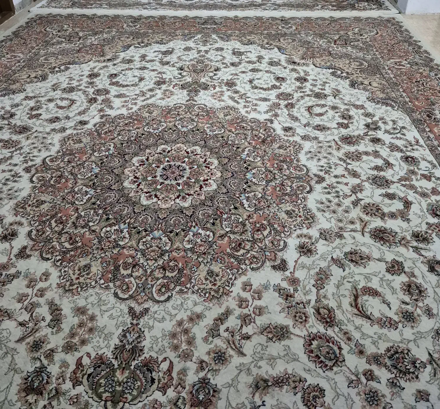 ۲ عدد فرش ۴×۳|فرش|شهمیرزاد, |دیوار