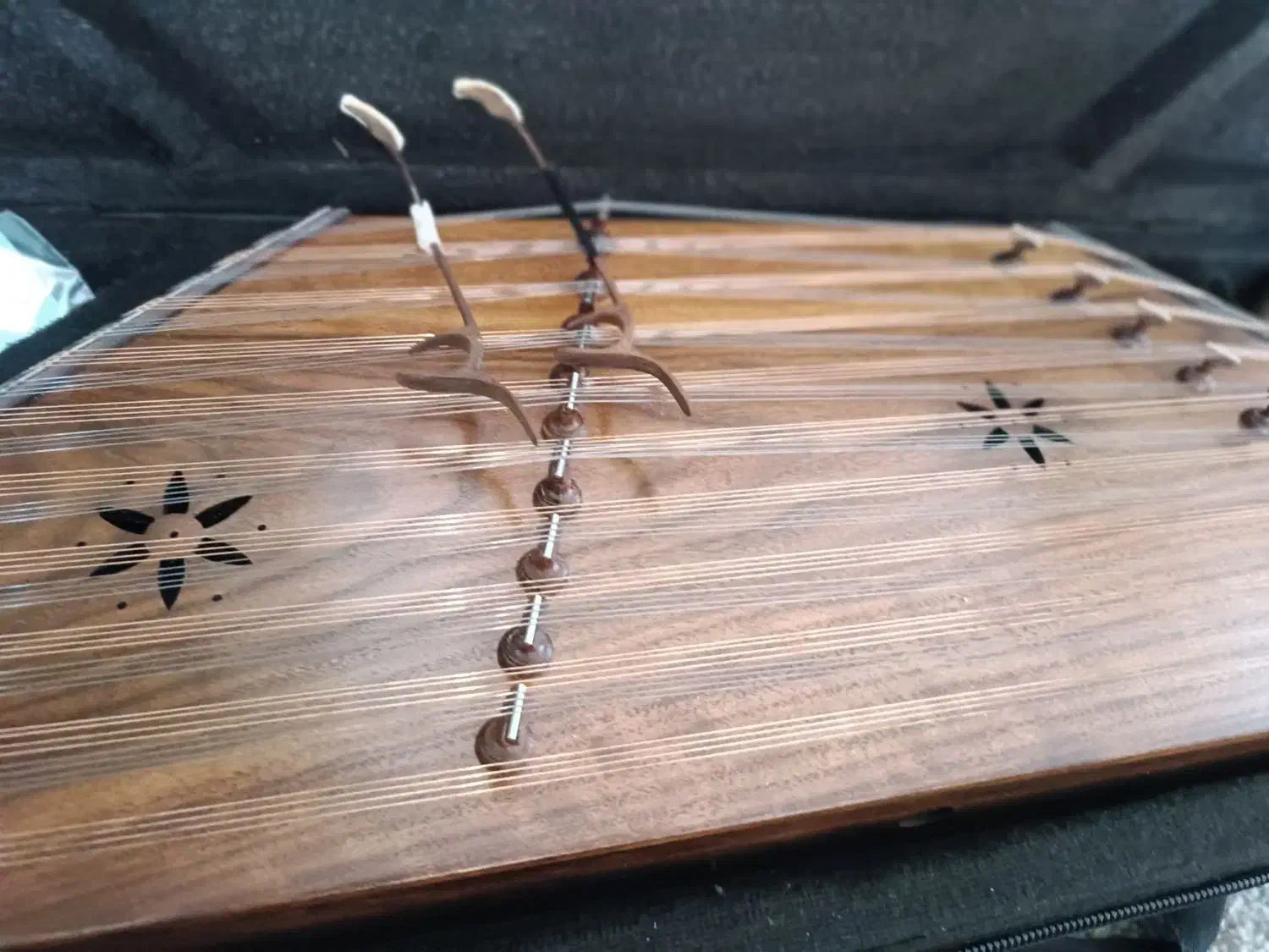 سنتور|سازهای سنتی|دهدشت, |دیوار