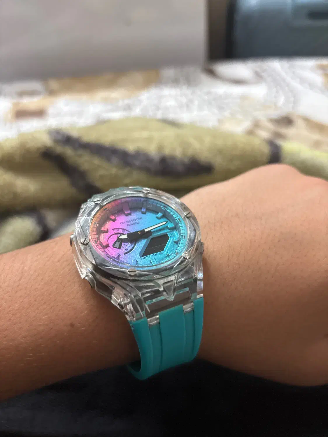 ساعت جی شاک|ساعت|شیراز, فرهنگ شهر|دیوار