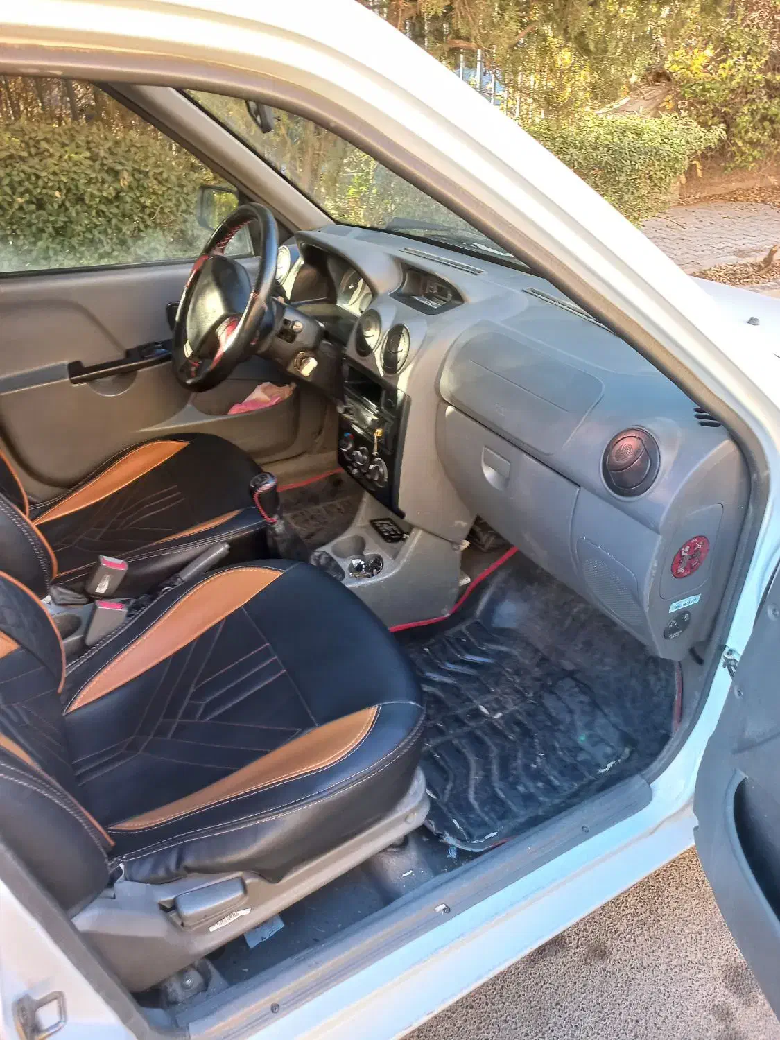 132 آس آس|خودرو سواری و وانت|اراک, |دیوار