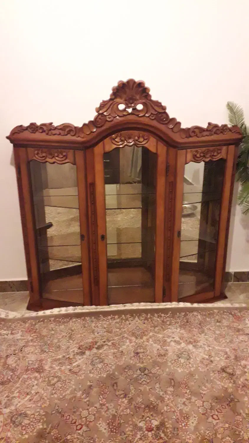 ویترین و مینی بوفه چوب گردو|بوفه، ویترین، کنسول|ایلام, |دیوار