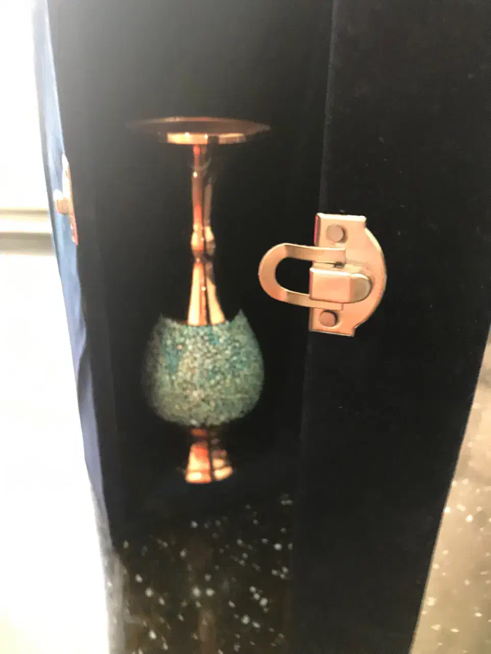 گلدان مسی فیروزه کاری با جعبه نوی نو|صنایع دستی و سایر لوازم تزئینی|تهران, نیروی هوایی (پیروزی)|دیوار