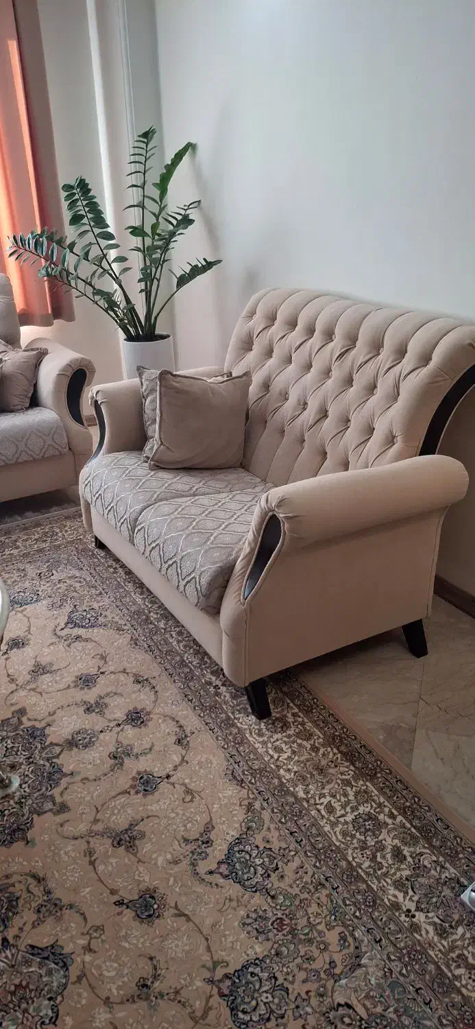 مبلمان 7نفره چوب وپاره کاملا سالم|مبلمان خانگی و میز عسلی|تهران, مینی‌سیتی (شهرک نفت)|دیوار