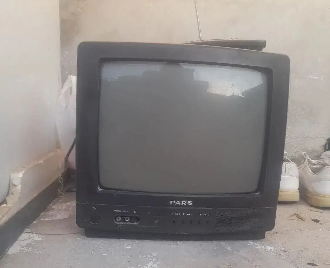 تلویزیون رنگی 14اینچ پارس سالم جهت مغازه باغ وغیرو|تلویزیون و پروژکتور|نورآباد ممسنی, |دیوار