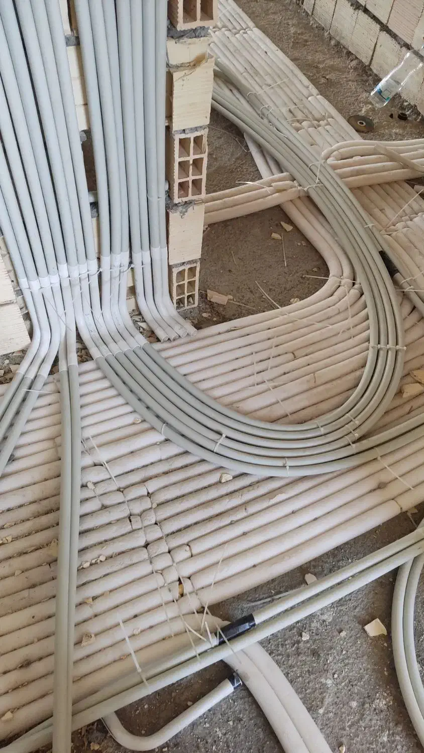 برقکار برقکشی|خدمات پیشه و مهارت|کاشان, راه آهن کاشان|دیوار