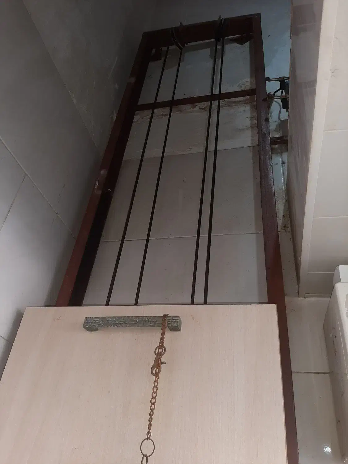 بالابر گیربکسی|ماشین‌آلات صنعتی|سمنان, |دیوار