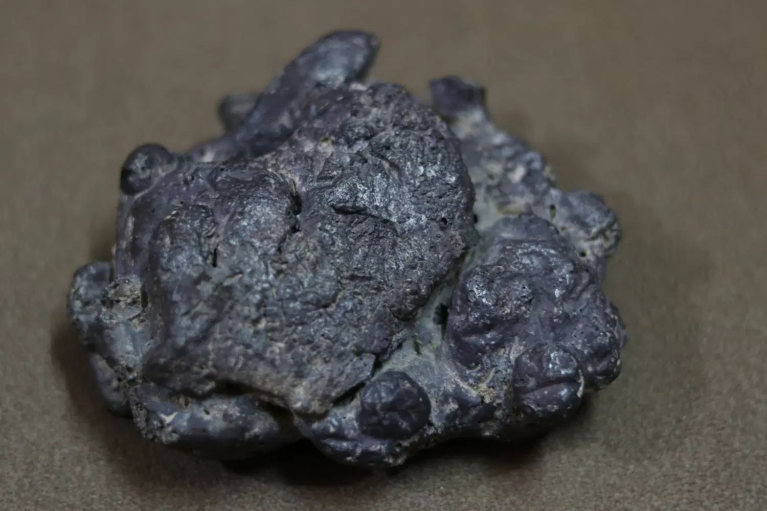 شهاب سنگ|جواهرات|شاهین‌شهر, گزبرخوار|دیوار