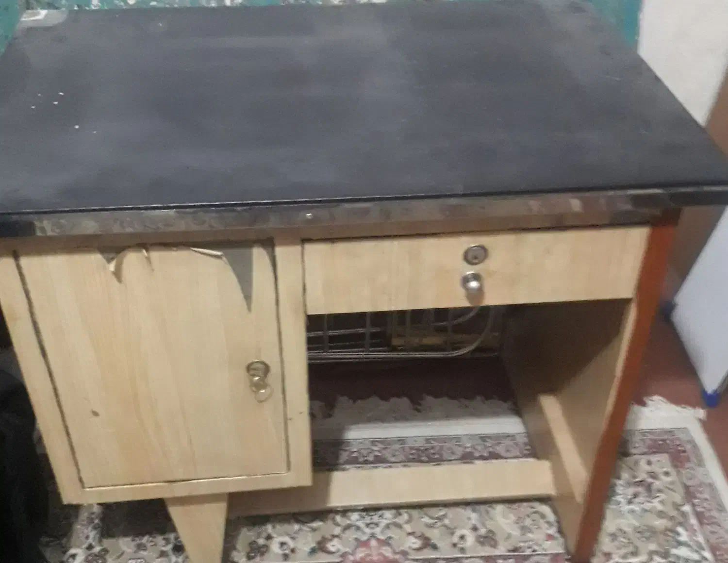 میزتحریر فلزی دارای کشو وکمد|میز تحریر و کامپیوتر|مشهد, ادیب نیشابوری (شهرک غرب)|دیوار